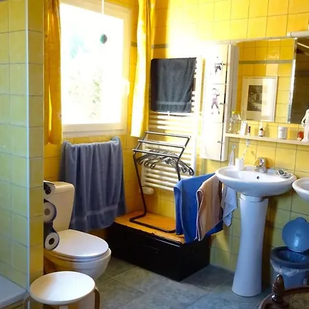 très belle chambre avec terrasse abritée *