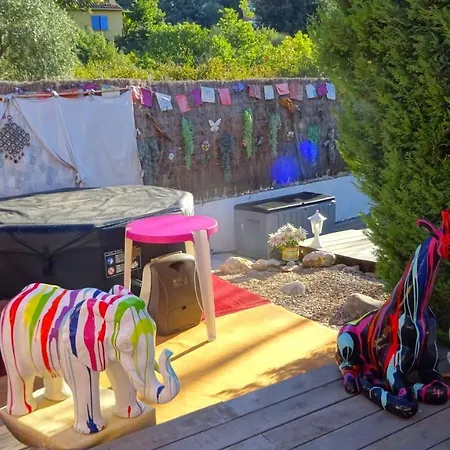 très belle chambre avec terrasse abritée Gréoux-les-Bains