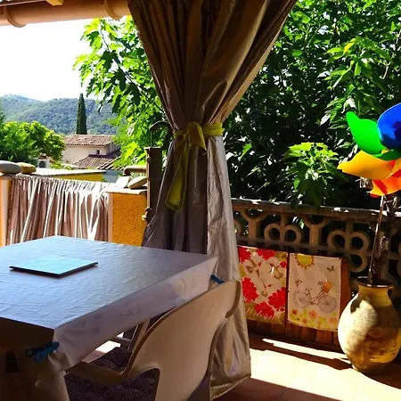 فندق مبيت وإفطار Tres Belle Chambre Avec Terrasse Abritee Gréoux-les-Bains